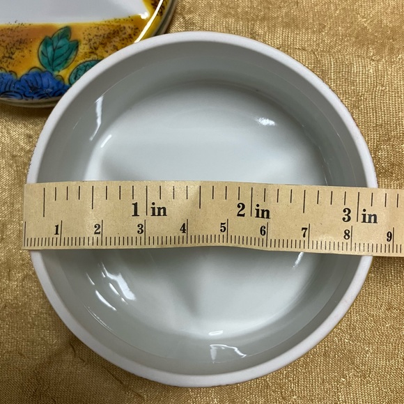 Chinese Ceramic Trinket Box - Picture 9 of 9